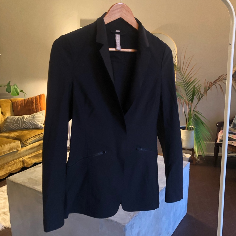 Athleta sweat resistant blazer